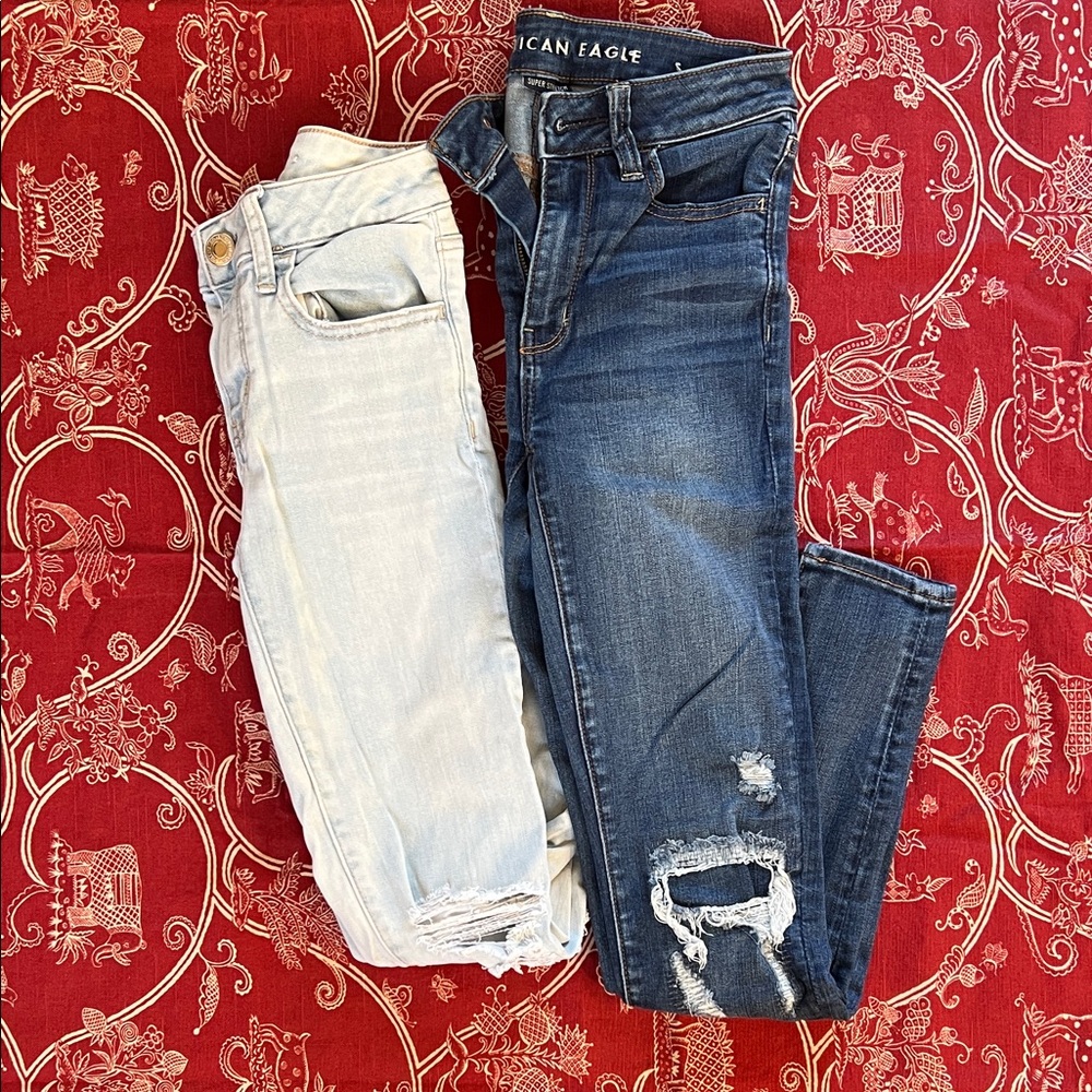 American Eagle Outfitters Women's Dark Blue and Light Jean bundle size 2